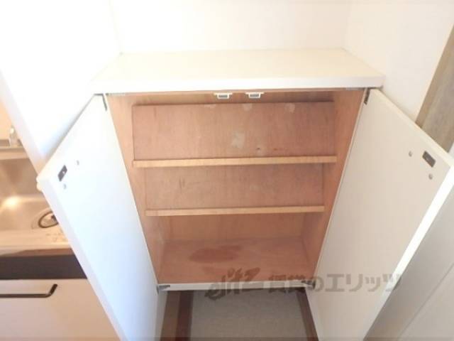 下駄箱　下駄箱もしっかり完備されています