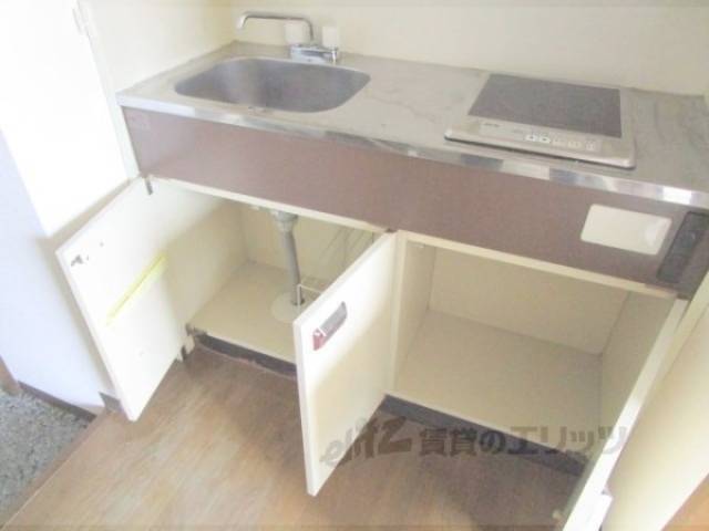 キッチン　キッチン下部収納