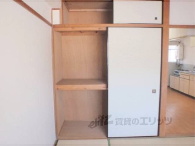 収納　和室西側