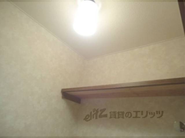 トイレ　トイレ上棚