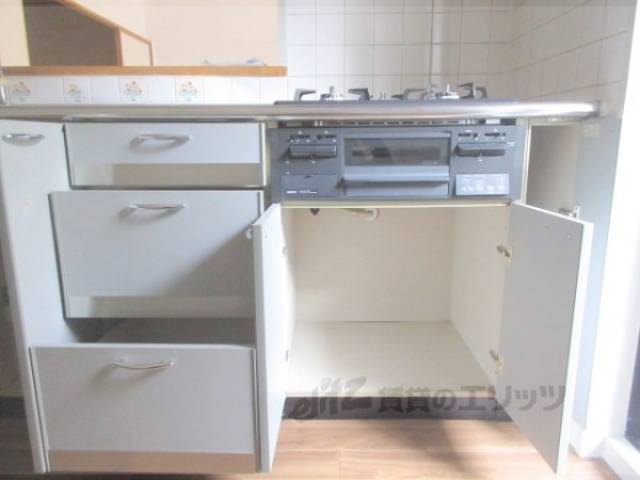 キッチン　下部収納