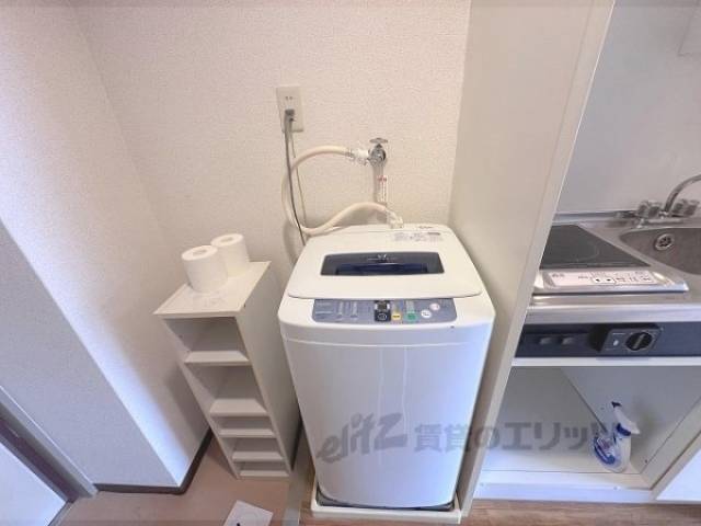 洗濯機置場　洗濯機付き