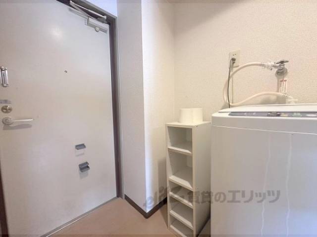 洗濯機置場　棚あり