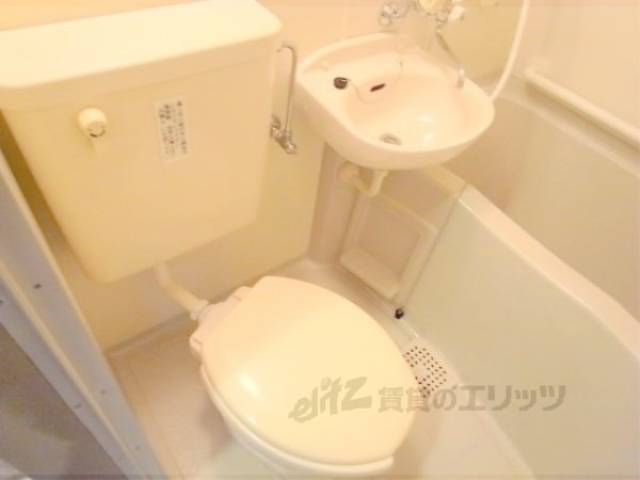 トイレ　ユニットバスのトイレです