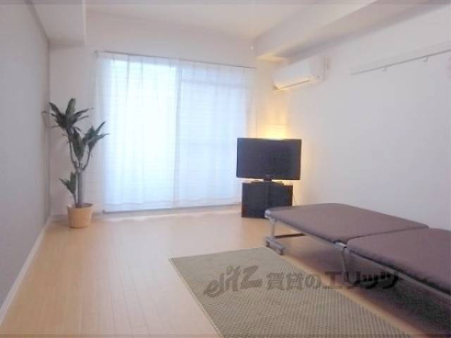 居室　１０帖のお部屋です。