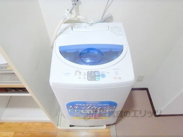 洗濯機置場　室内に洗濯機がおけます。