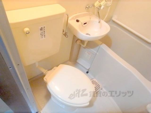 トイレ　ユニットバスのトイレです