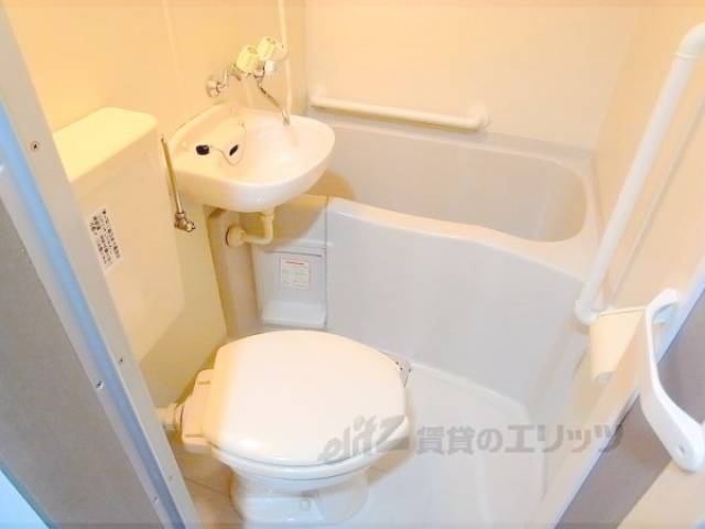 ユニットバス　ユニットバスとなっています。