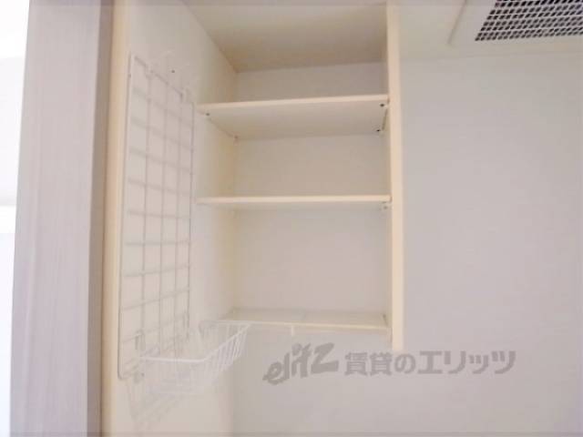 キッチン　上部収納