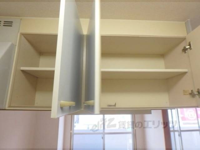キッチン　上部収納