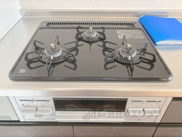 キッチン　ガス3口コンロ