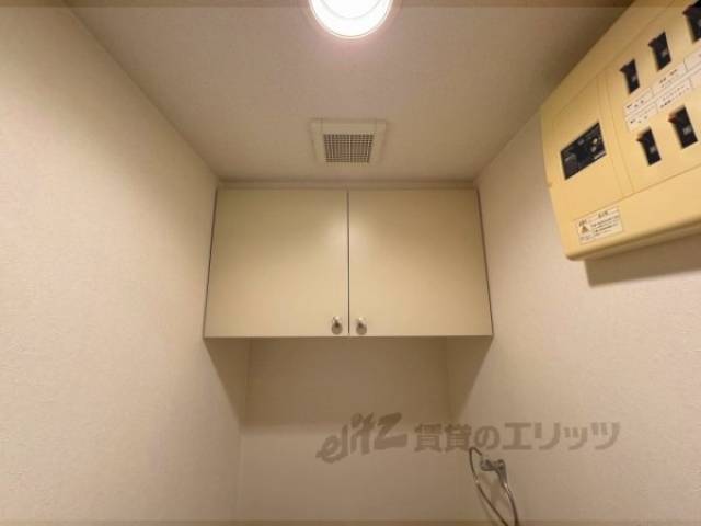 トイレ　上収納
