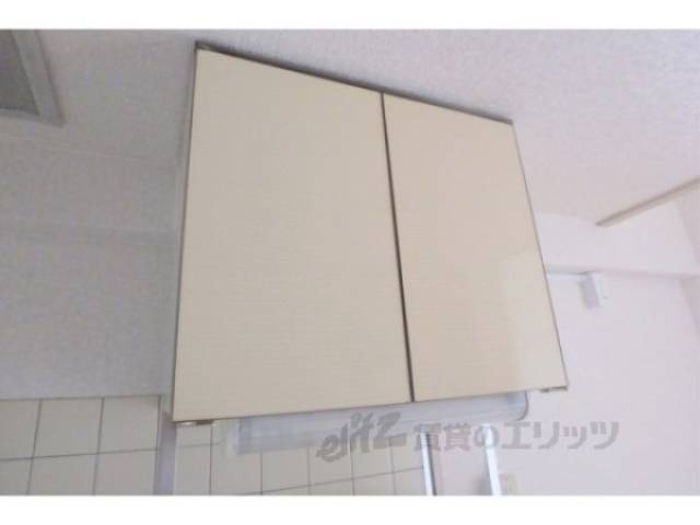 キッチン　収納上部