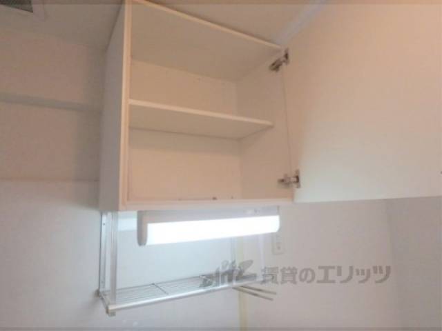 キッチン　収納棚