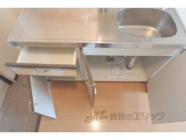 キッチン　収納下部