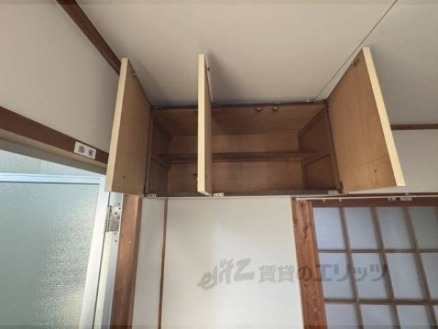 キッチン　上部収納