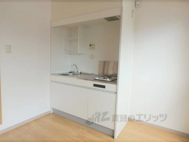 キッチン　大きなキッチンで料理もしやすい。