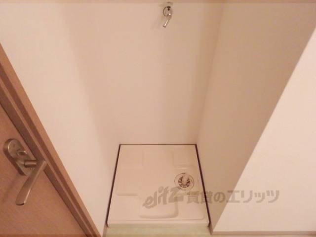 洗濯機置場　室内に洗濯機が置けます。