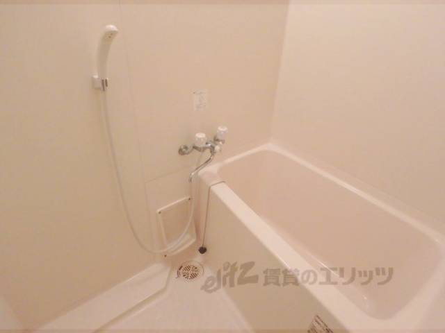 風呂　広々とした浴室です。