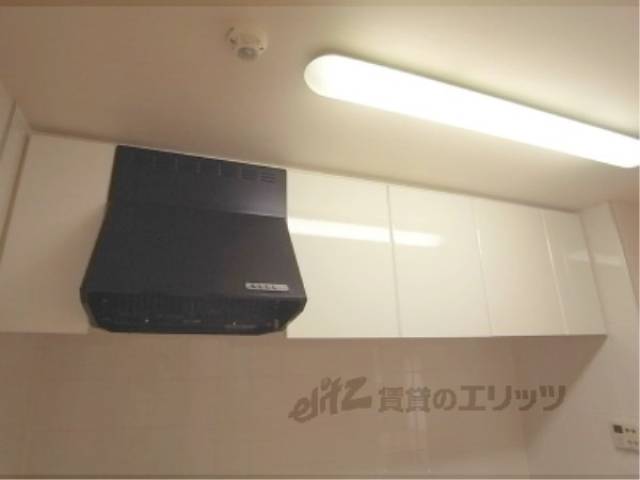 キッチン　（上収納）