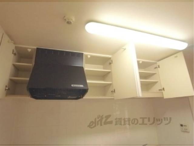 キッチン　（上収納）