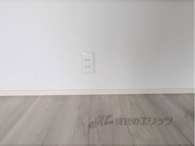 洋室　コンセント