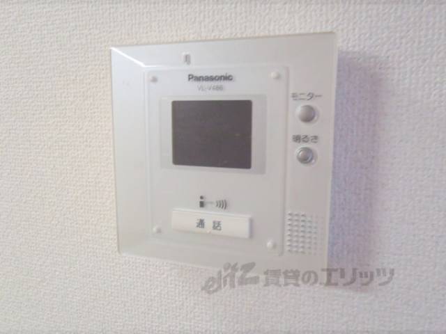 ＴＶドアホン　室内でも来客に対応可能です。