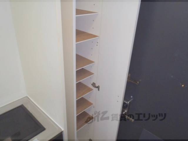 下駄箱　下駄箱が元から設置済みです。