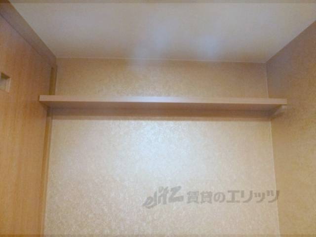 トイレ　吊り棚