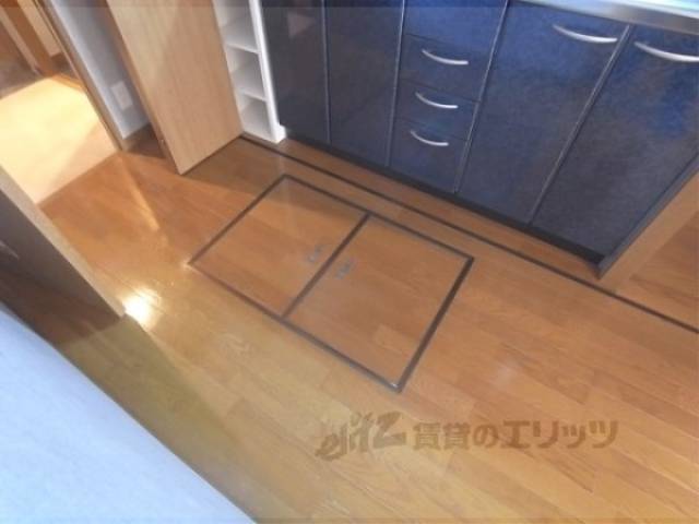 収納　床下収納