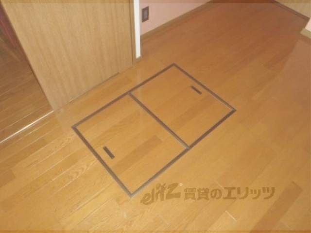 居室　床下収納