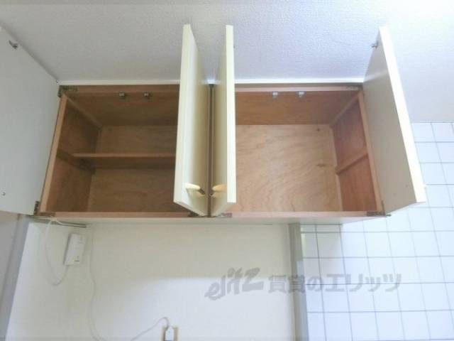キッチン　上部収納