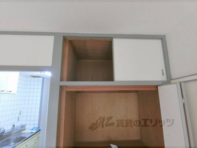 収納　上部収納