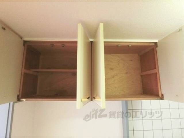 キッチン　上部収納