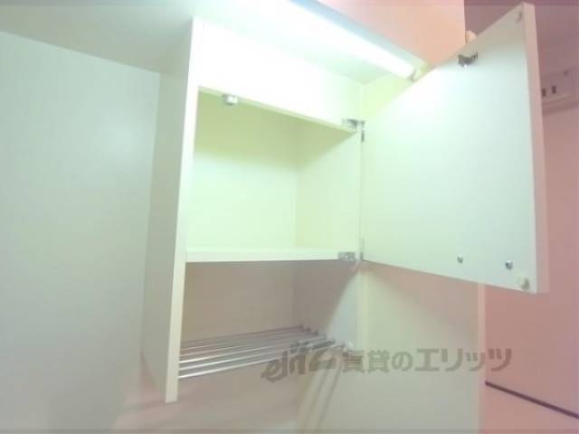 キッチン　上部収納