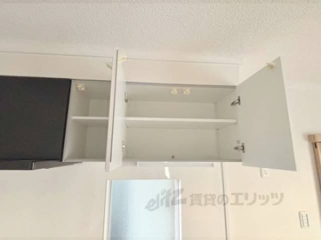 キッチン　上部収納