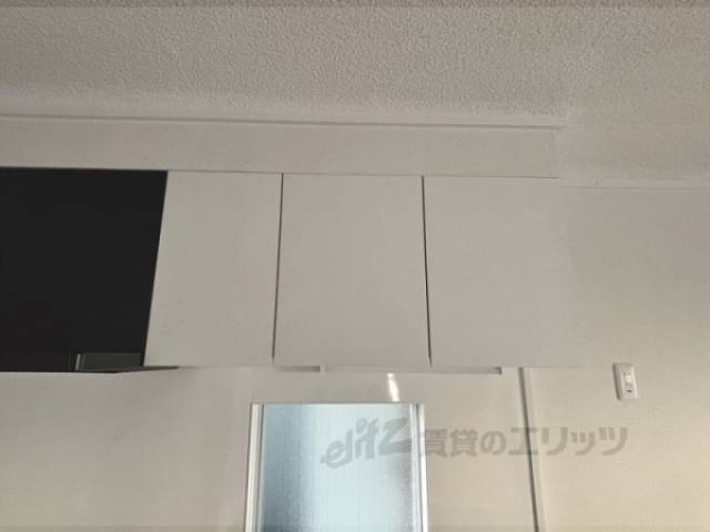 キッチン　上部収納