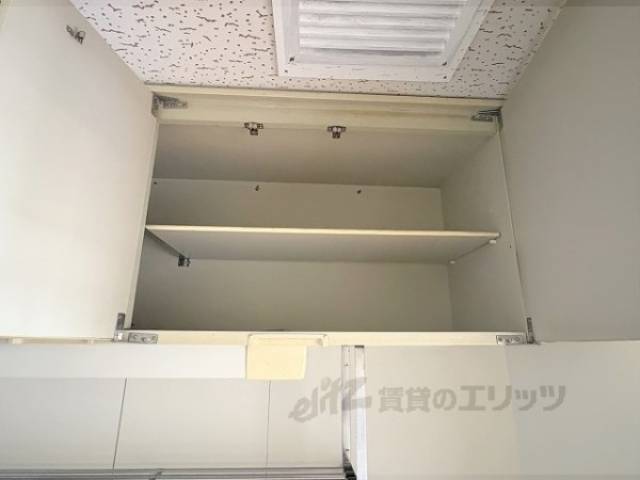キッチン　上部収納