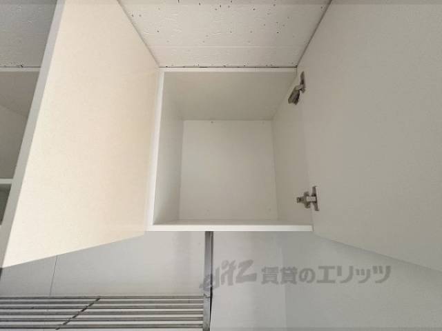 キッチン　上部収納