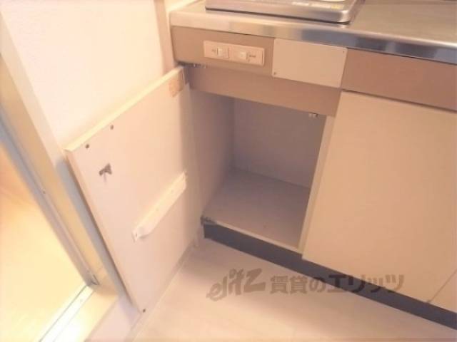 キッチン　下部収納