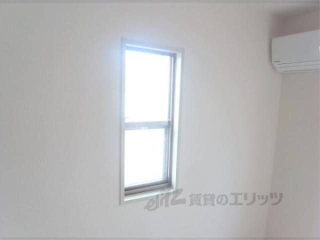 窓　角部屋なので窓があります。