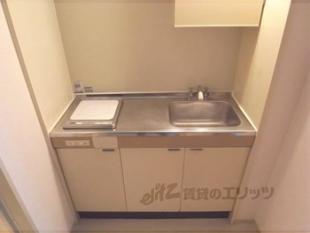 キッチン　コンロ付きです。