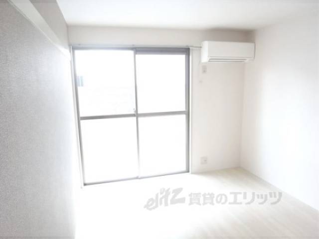 居室　陽当りが良い部屋です。