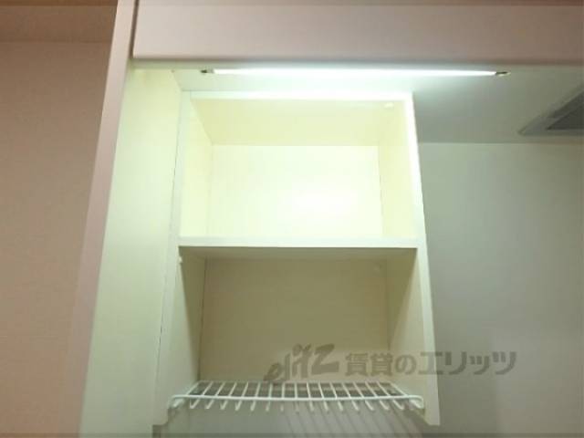 キッチン　上部収納