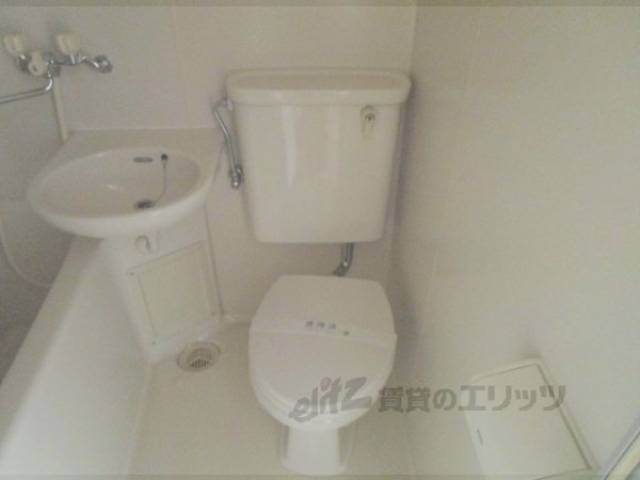 トイレ　下収納