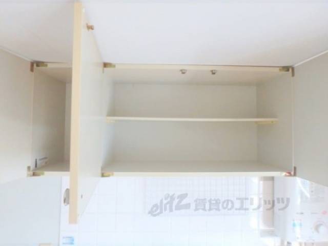 キッチン　上部収納