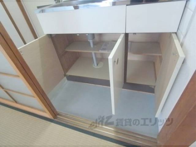 収納　キッチン　下部収納