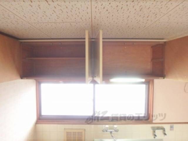 キッチン　上部収納