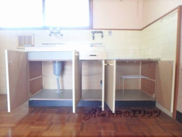 キッチン　下部収納