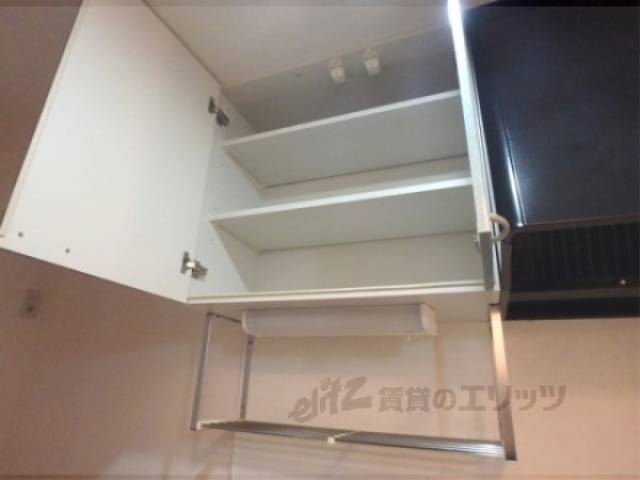 キッチン　キッチン上部収納